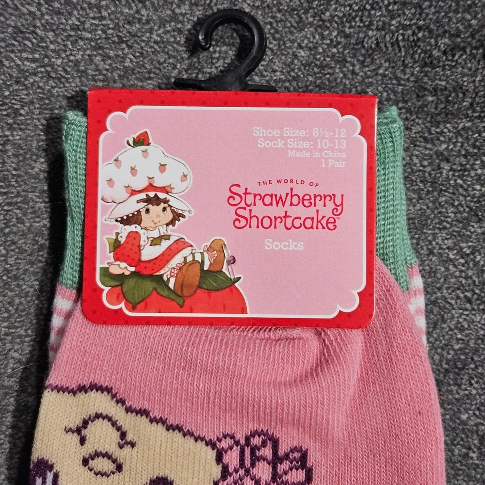 Strawberry Shortcake Pink Crew Socks Women Shoe Size 6.5-12 Retro Cartoon NWT